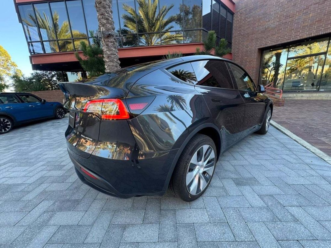 Suv in Newport Beach, CA, United States 5 - 18118280