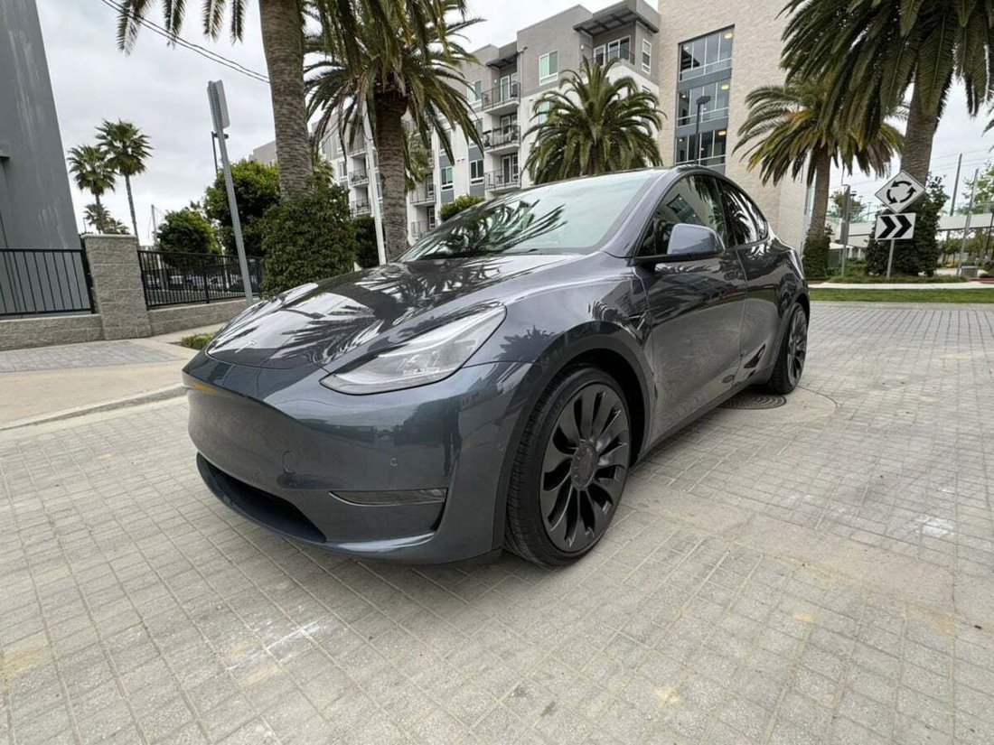 Suv in Newport Beach, CA, United States 3 - 18118366