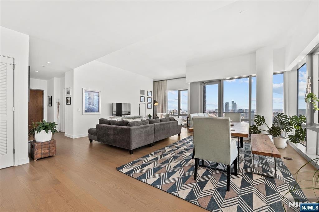 Condo in Hoboken, New Jersey, United States 3 - 18118314