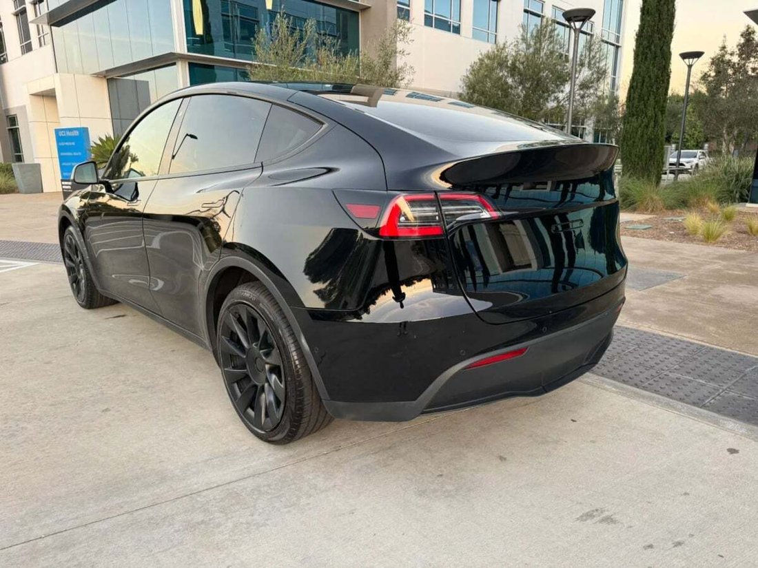 Suv in Newport Beach, CA, United States 5 - 18118296