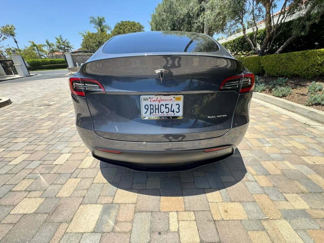 Suv in Newport Beach, CA, United States 5 - 18118223