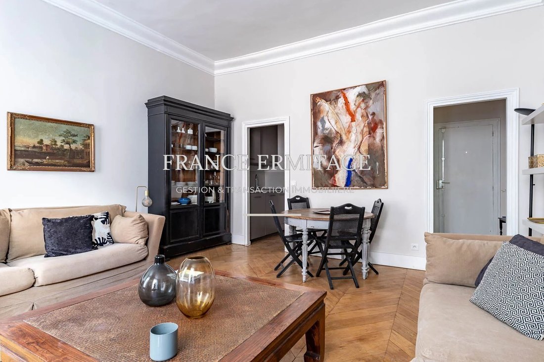 Apartment in Elysées-Madeleine, Paris 8e Arrondissement, Paris 5 - 18118806
