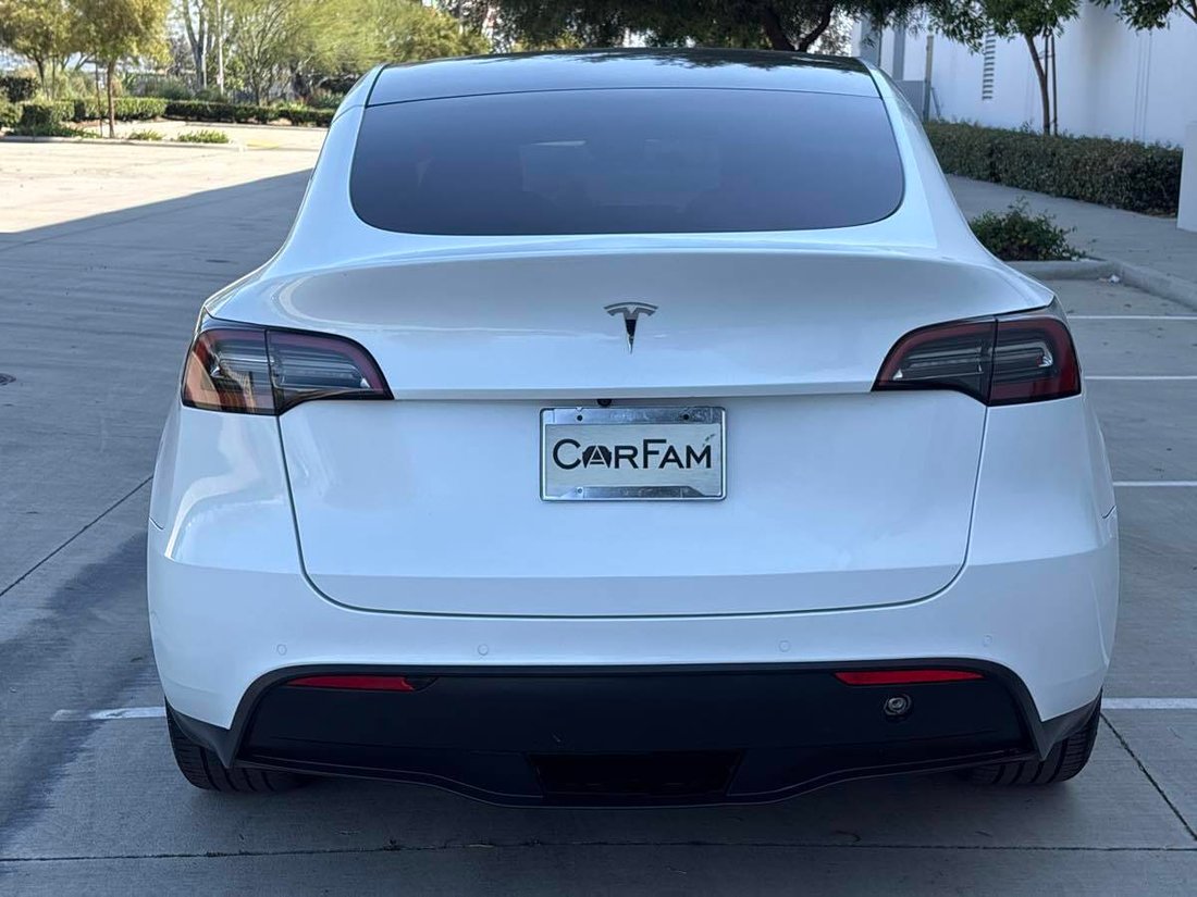Suv in Rialto, CA, United States 4 - 18118072