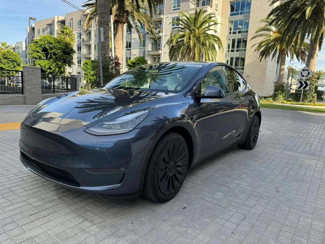 Suv in Newport Beach, CA, United States 3 - 18118235