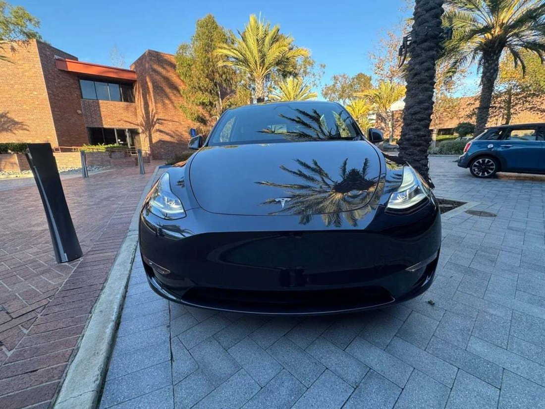 Suv in Newport Beach, CA, United States 2 - 18118280