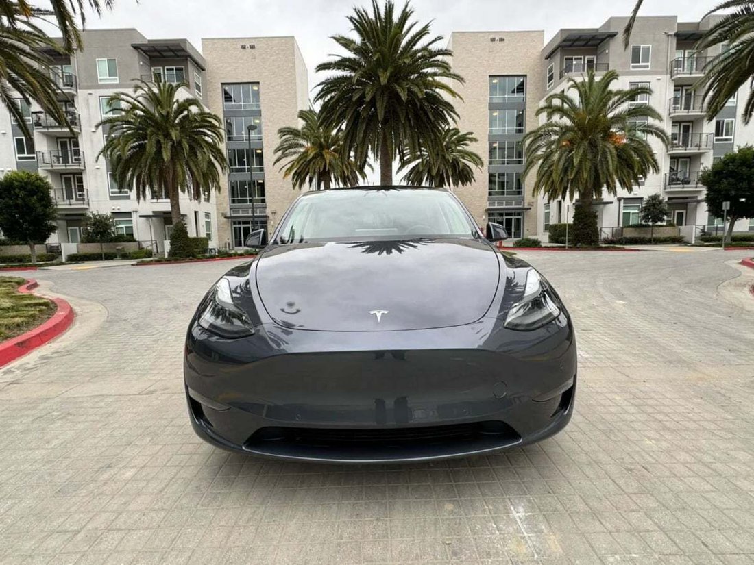 Suv in Newport Beach, CA, United States 2 - 18118366