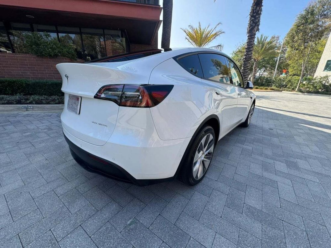 Suv in Newport Beach, CA, United States 5 - 18118323