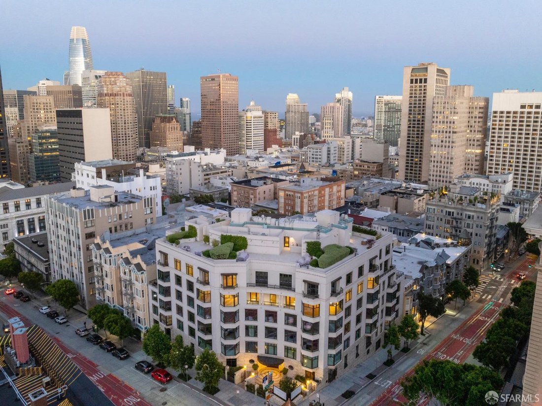 Condo in San Francisco, California, United States 2 - 18118432