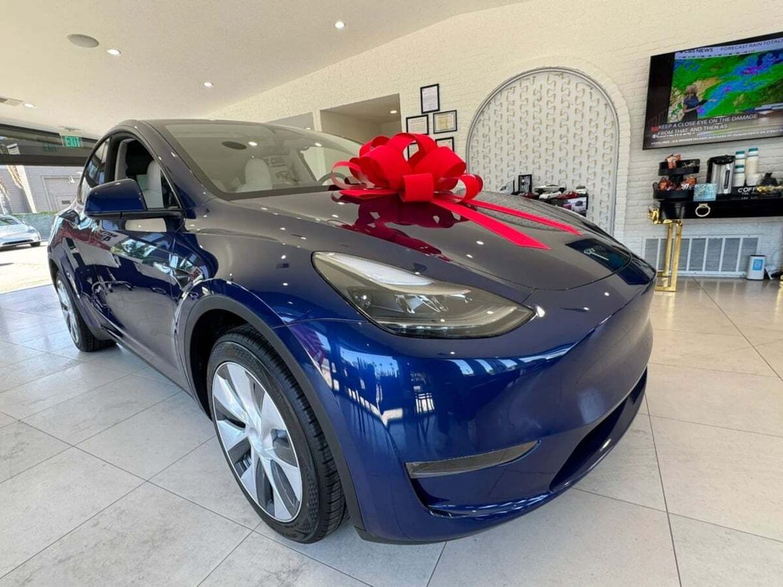 Suv in Newport Beach, CA, United States 3 - 18118189