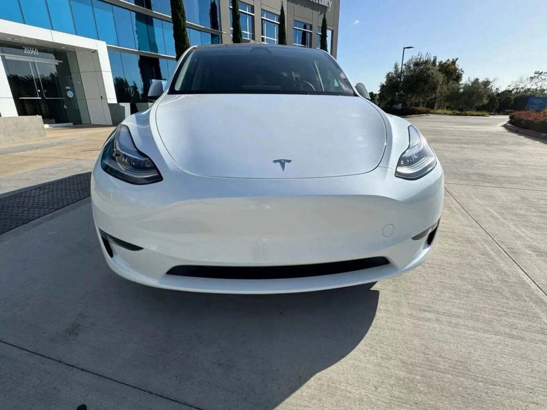 Suv in Newport Beach, CA, United States 2 - 18117980