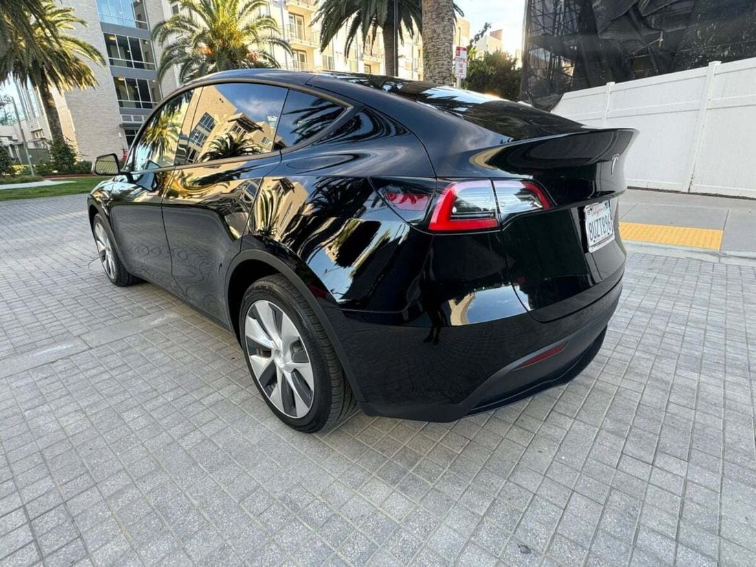 Suv in Newport Beach, CA, United States 5 - 18118286