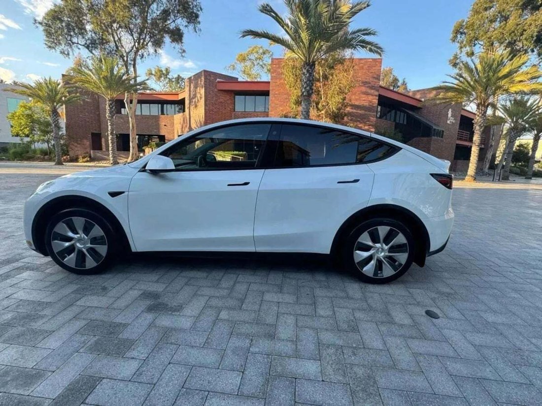 Suv in Newport Beach, CA, United States 5 - 18118261
