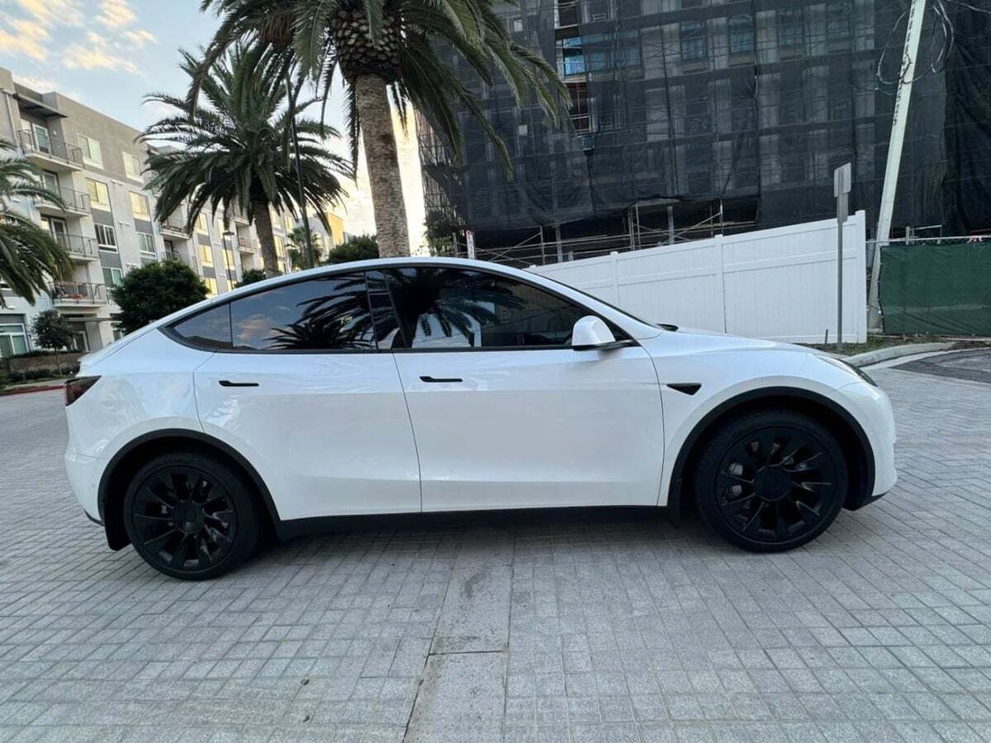 Suv in Newport Beach, CA, United States 4 - 18118213