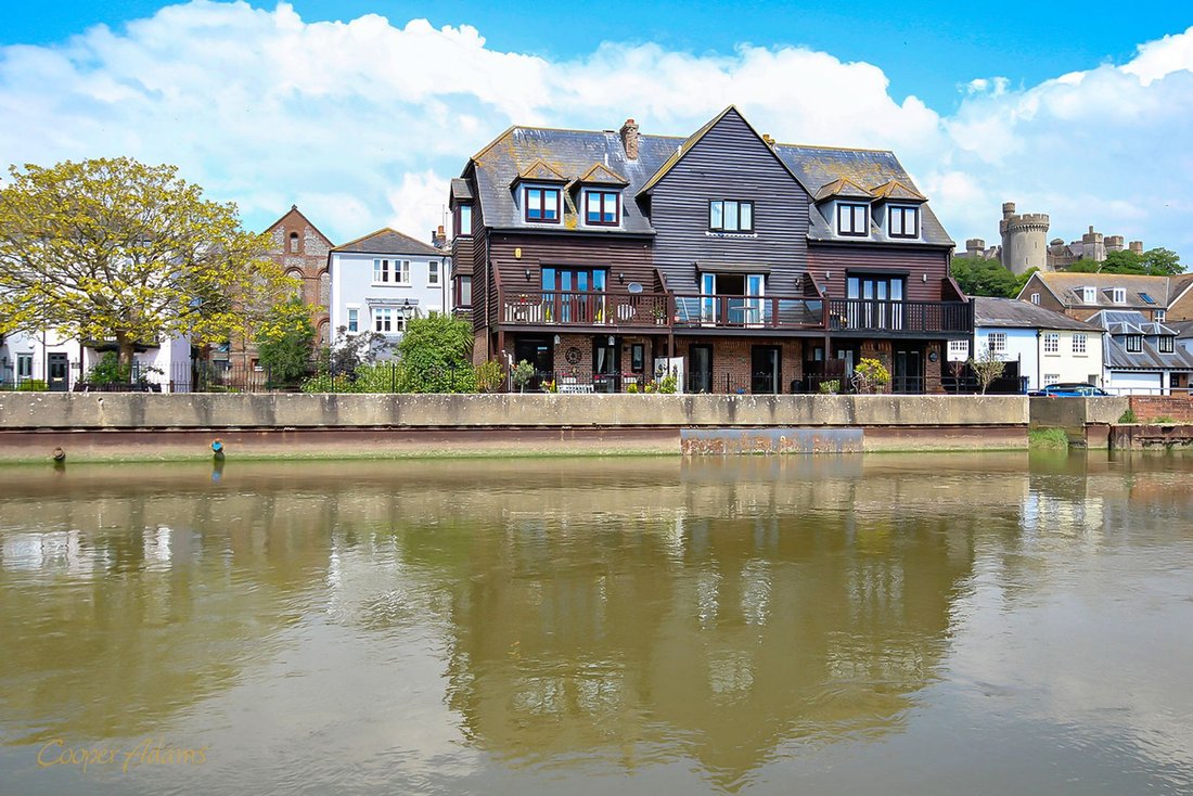 House in Arundel, England 1 - 18118586