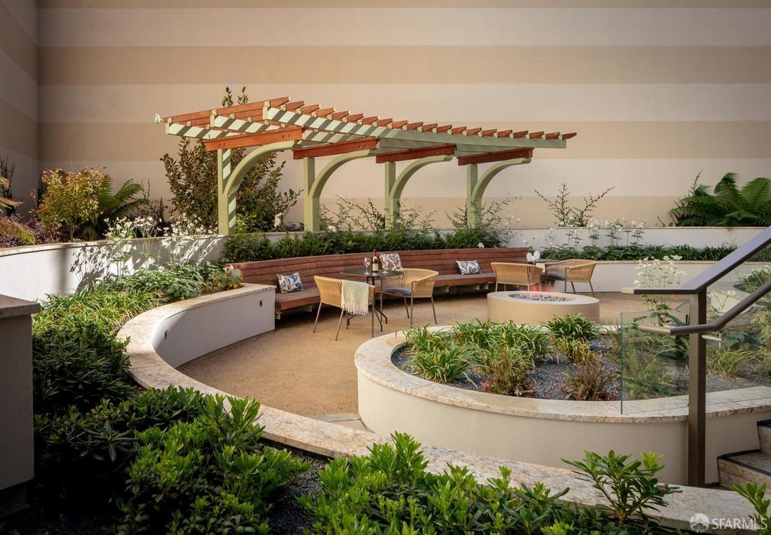Condo in San Francisco, California, United States 4 - 18118432