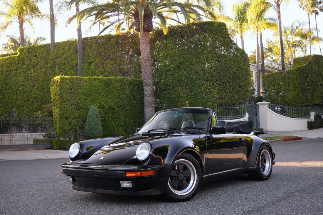 Cabriolet in West Hollywood, CA, United States 1 - 18112237
