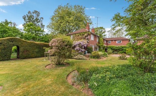 House in Sonning Common, England 1