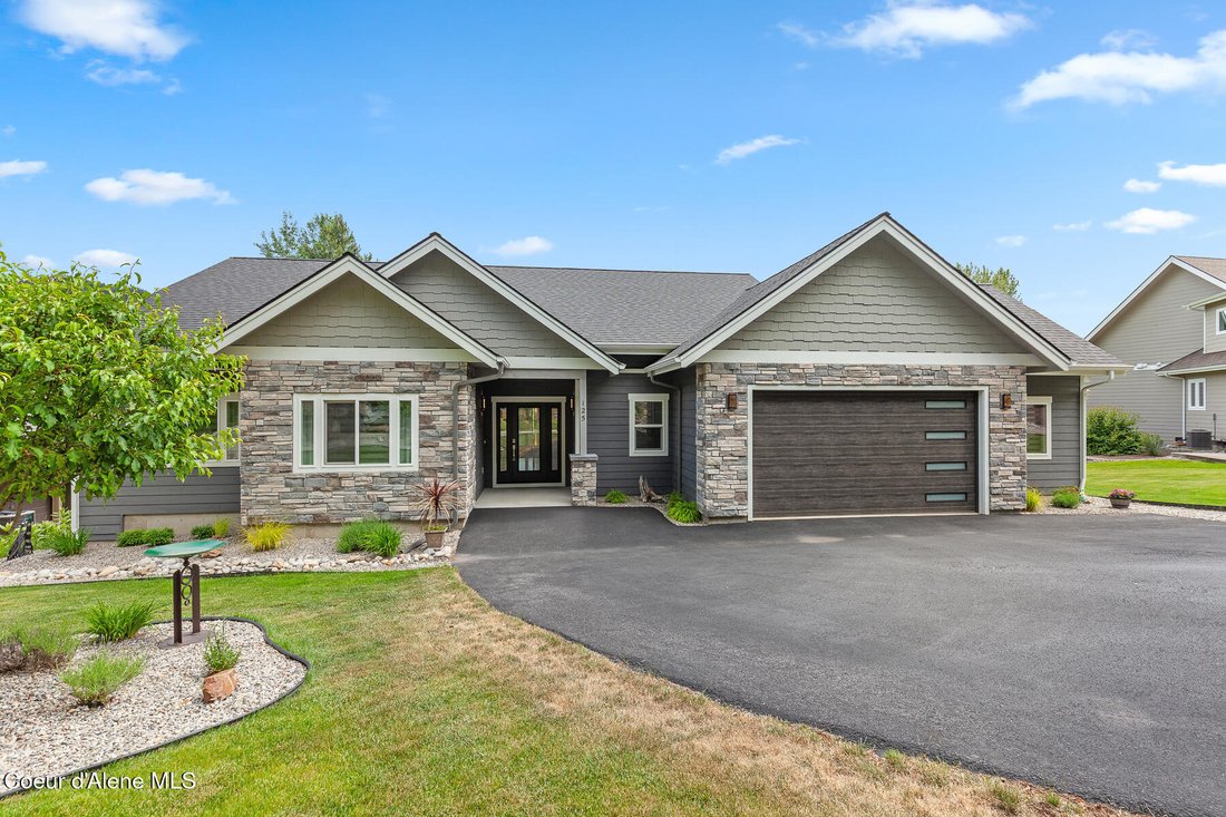 House in Sandpoint, Idaho, United States 2 - 18118426