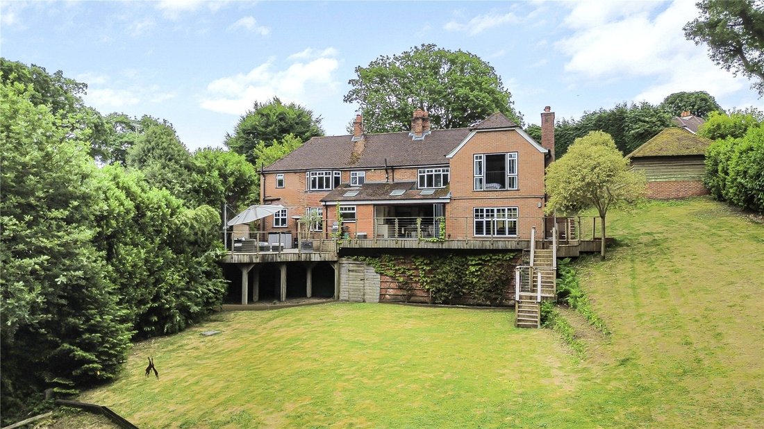 House in Grayshott, England 4 - 18118746