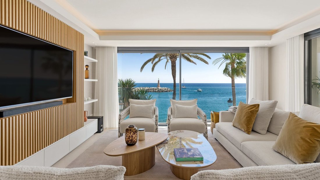 Apartment in Puerto Banus, Marbella, Spain 1 - 18118400