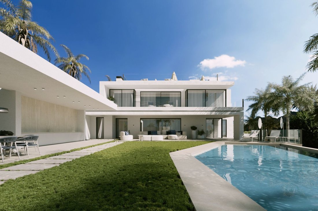 Villa in Sierra Blanca, Marbella, Spain 1 - 18118563