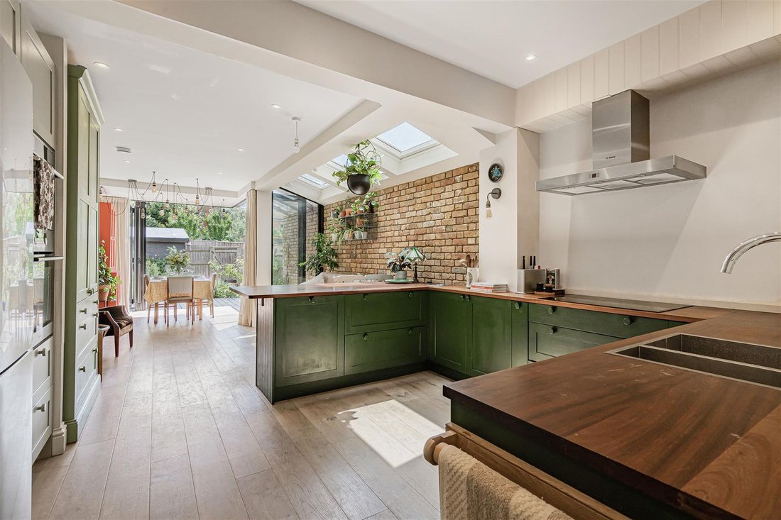 House in Kingston Upon Thames, Royal Borough of Kingston upon Thames, England 2 - 18118600