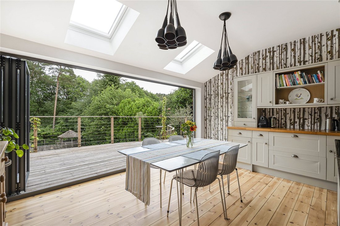 House in Grayshott, England 2 - 18118746