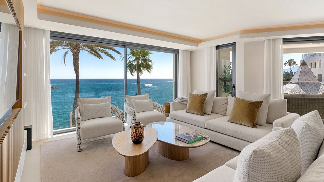 Apartment in Puerto Banus, Marbella, Spain 2 - 18118400