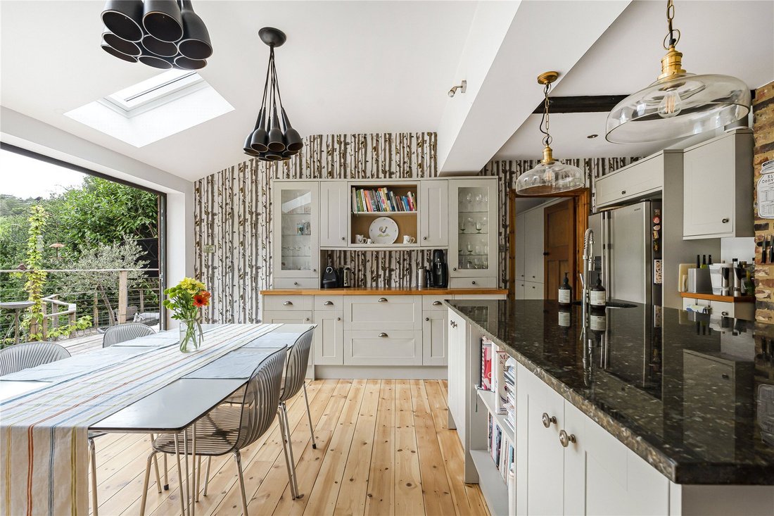 House in Grayshott, England 5 - 18118746