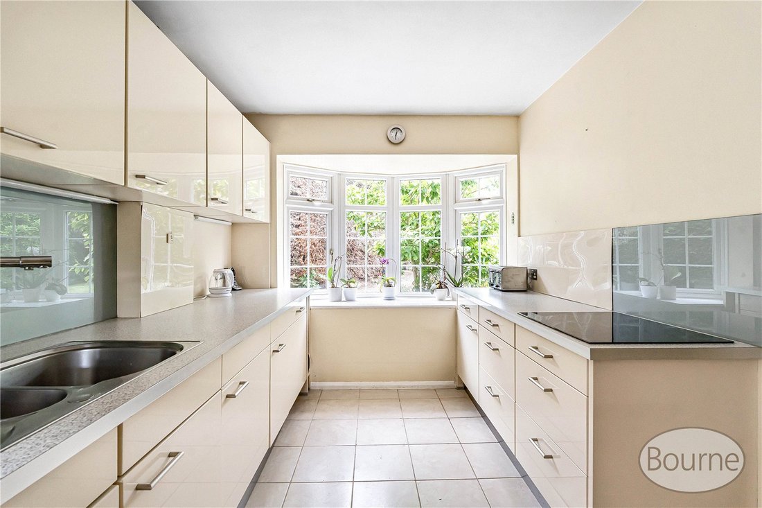 House in Horsell, Woking, England 5 - 18118601