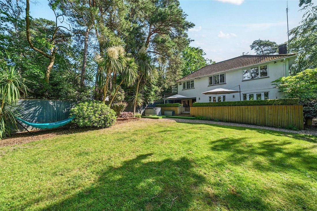House in Crawley Hill, Surrey Heath, England 2 - 18056871