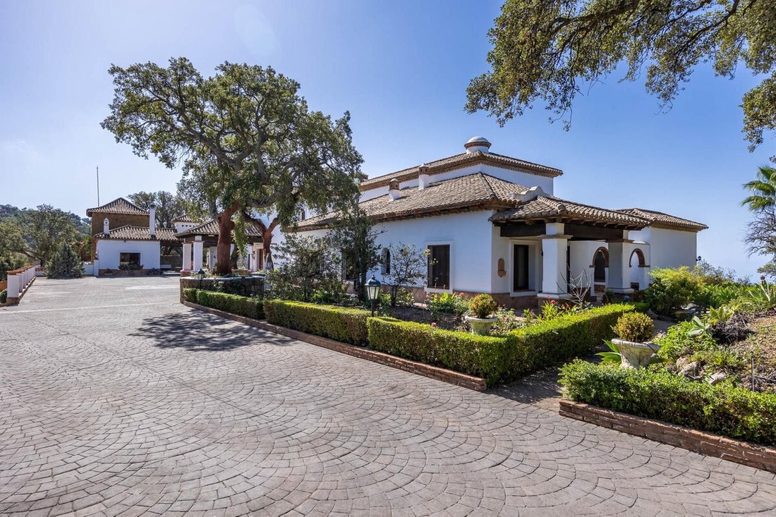 Villa in Marbella, Andalusia, Spain 3 - 18118612