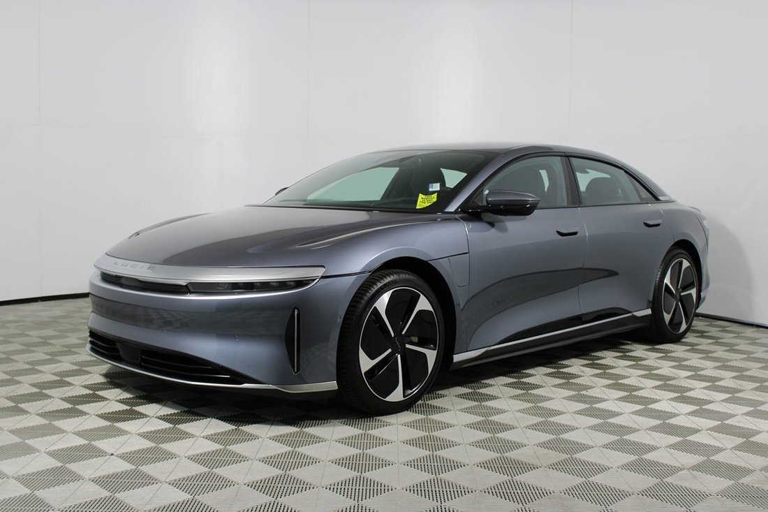 Sedan in Montclair, CA, United States 3 - 18118215