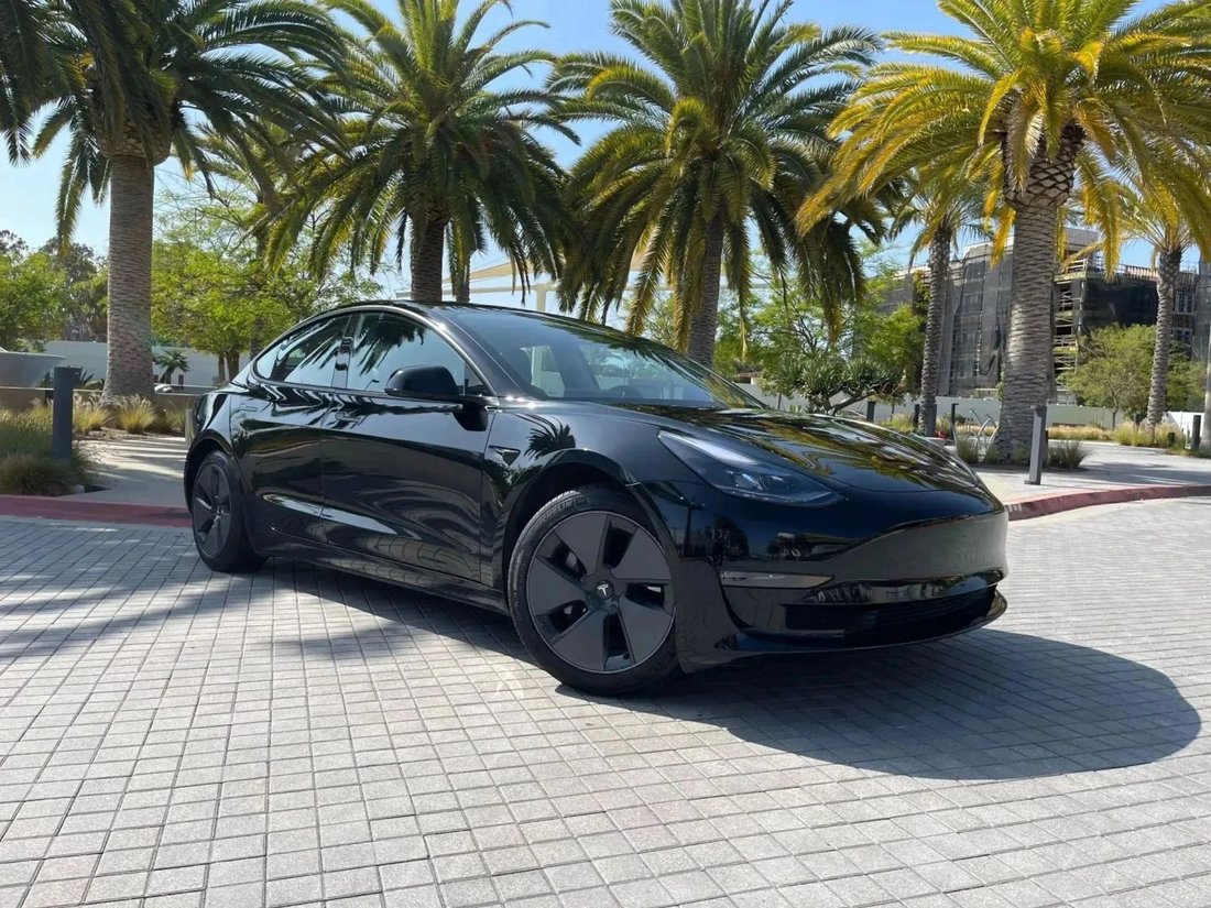 Sedan in Riverside, CA, United States 4 - 18118380