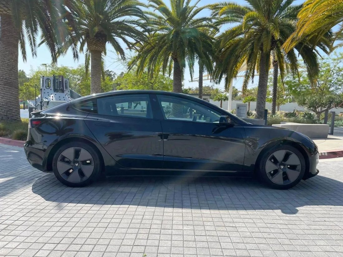 Sedan in Riverside, CA, United States 5 - 18118380