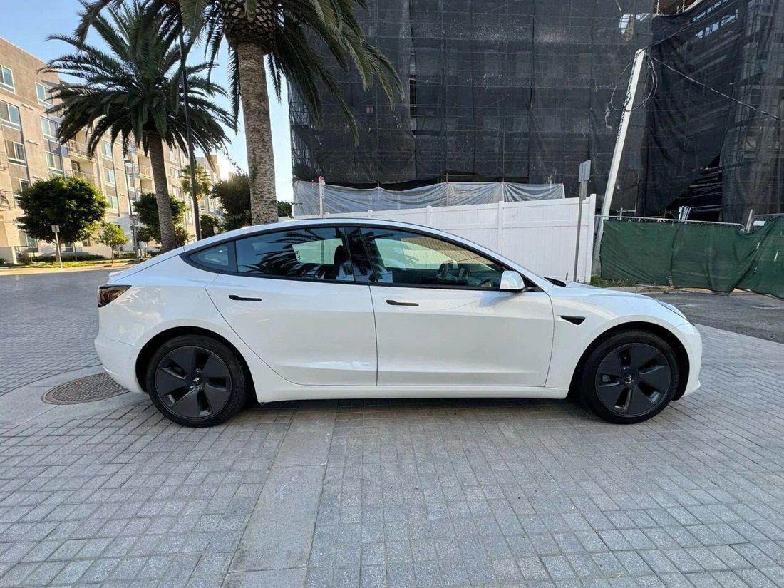 Sedan in Riverside, CA, United States 5 - 18118355