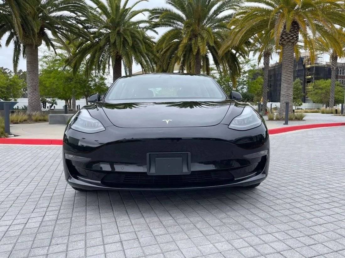 Sedan in Riverside, CA, United States 3 - 18118208