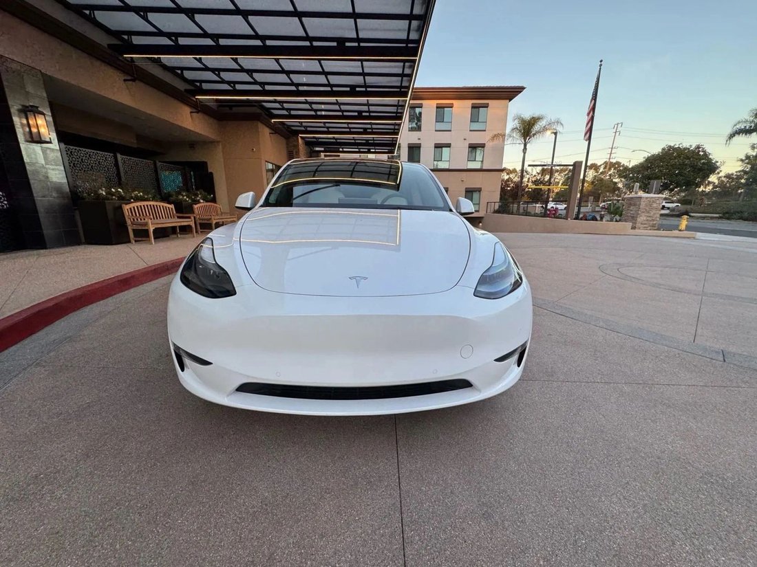 Suv in Riverside, CA, United States 3 - 18118096