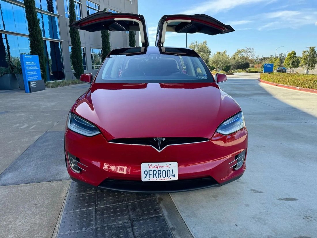 Suv in Riverside, CA, United States 3 - 18118138