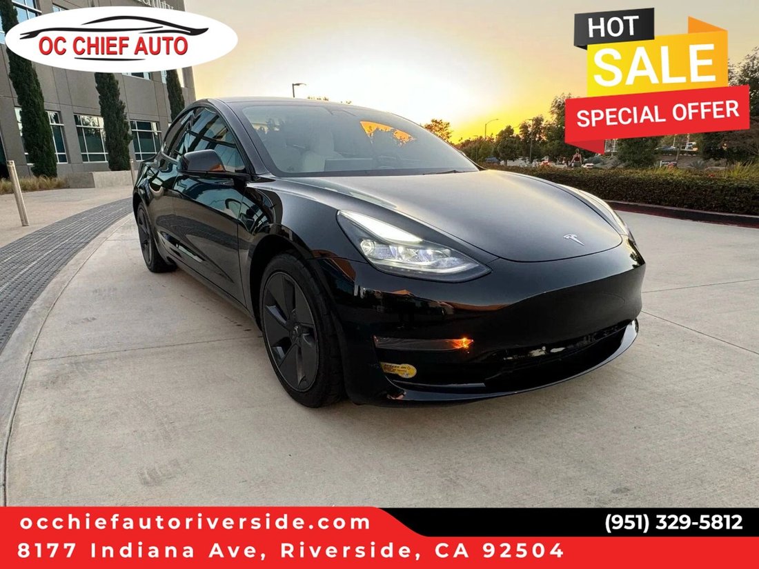 Sedan in Riverside, CA, United States 1 - 18118357