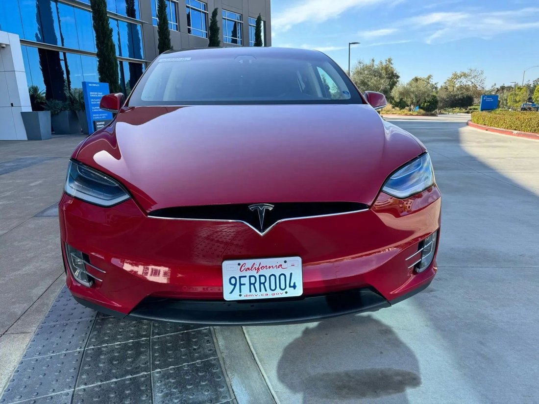 Suv in Riverside, CA, United States 4 - 18118138
