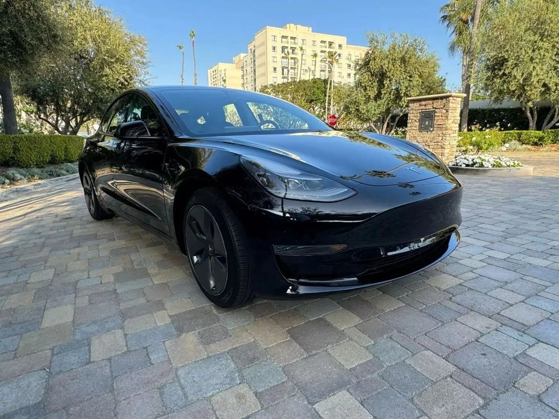 Sedan in Riverside, CA, United States 2 - 18118246
