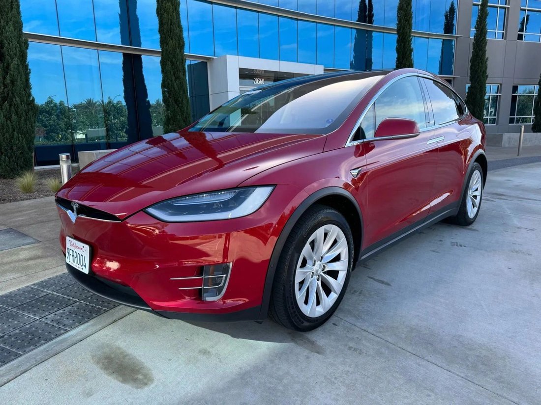 Suv in Riverside, CA, United States 5 - 18118138
