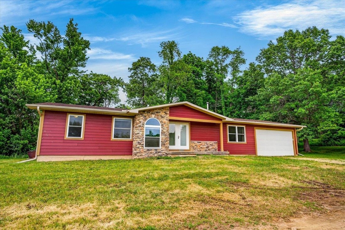 House in Montrose, Wisconsin, United States 4 - 18118414