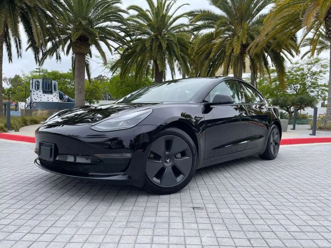 Sedan in Riverside, CA, United States 4 - 18118208
