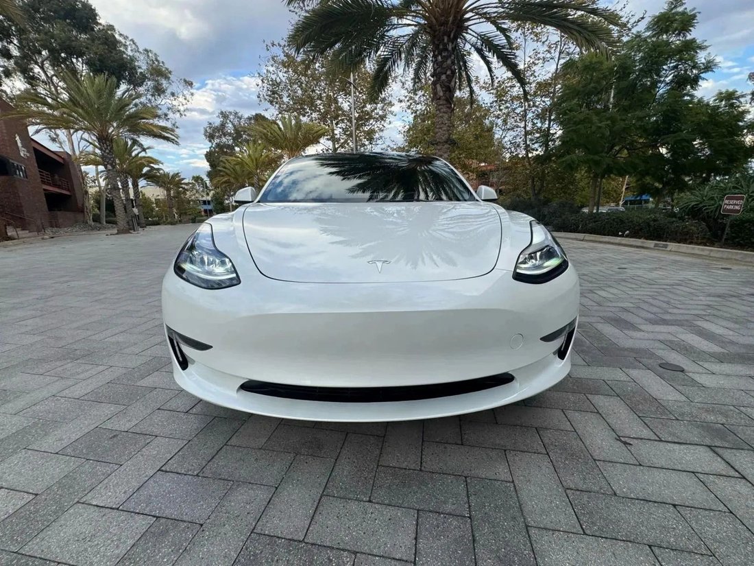 Sedan in Riverside, CA, United States 2 - 18118337