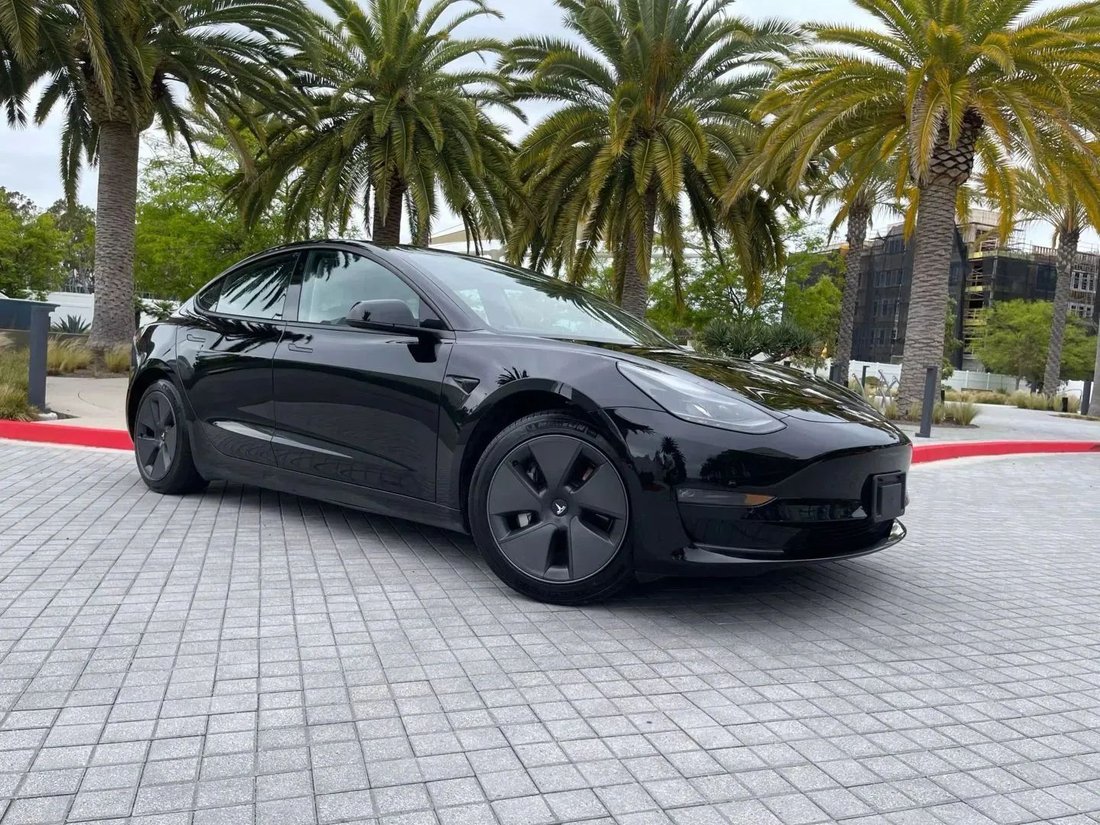 Sedan in Riverside, CA, United States 2 - 18118208
