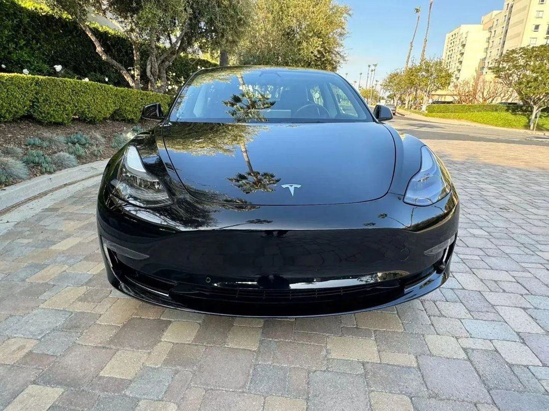 Sedan in Riverside, CA, United States 3 - 18118246