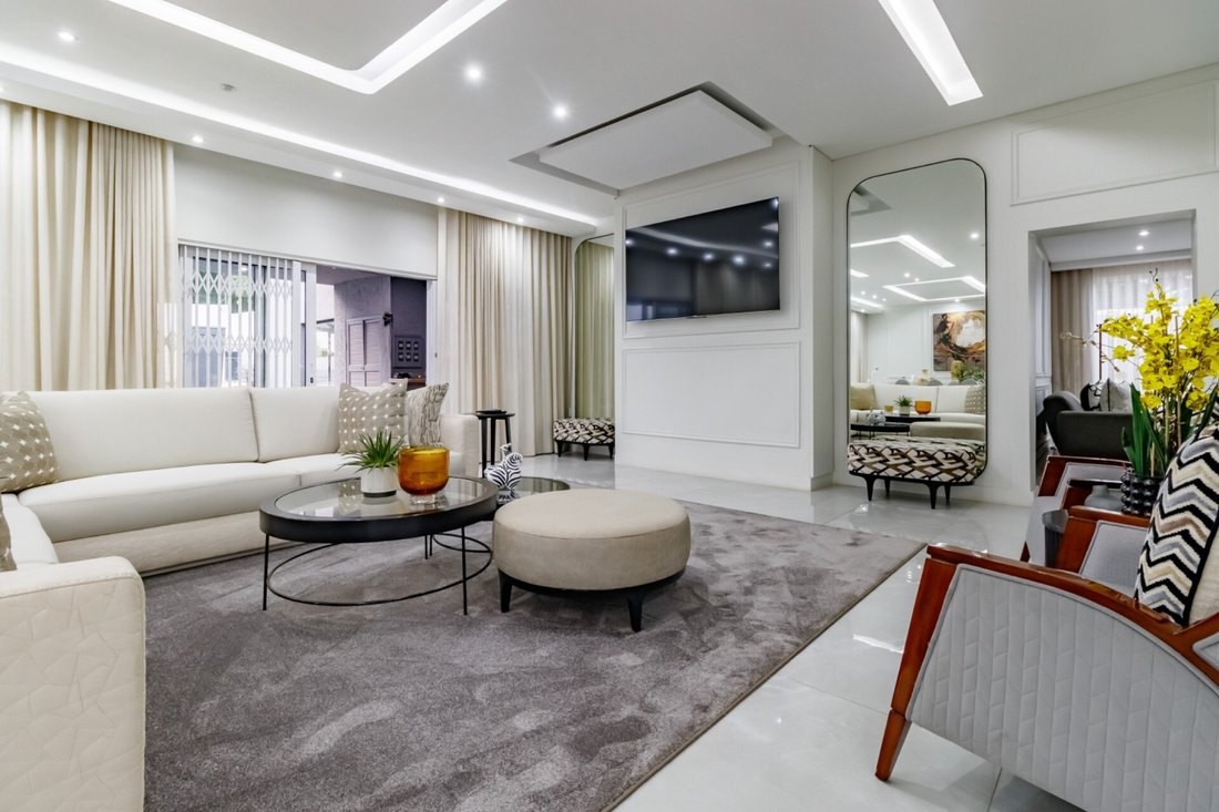 House in Benmore Gardens, Gauteng, South Africa 4 - 18122225