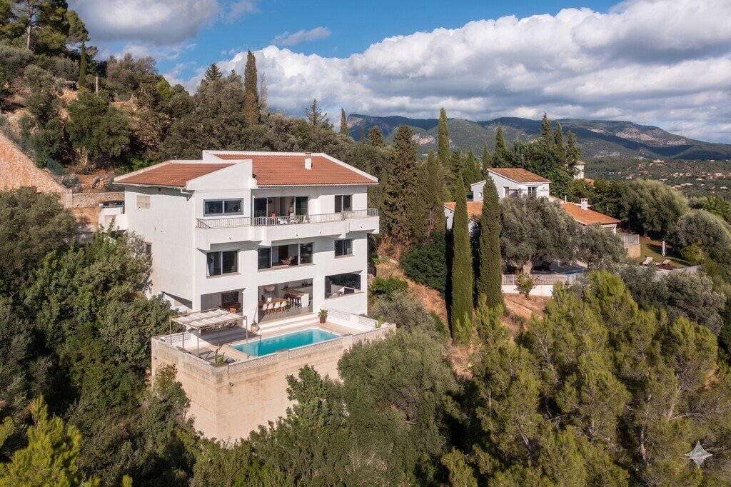 Villa in Bunyola, Balearic Islands, Spain 1 - 17686393